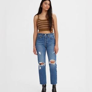 Levi’s Wedgie Straight Fit jeans. NWT. Color: Carry Kerry
Size: 30W x 28L